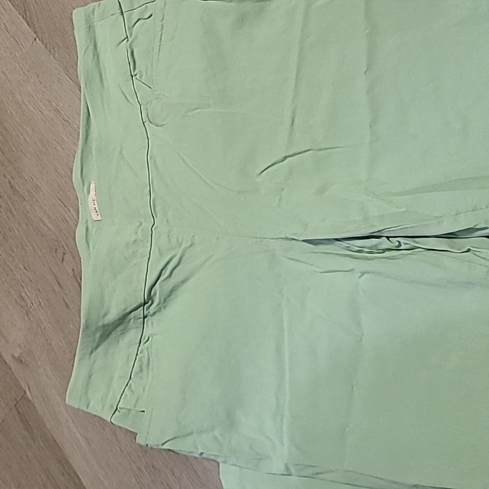 A1. Van heusen seafoam ankle pants 14S